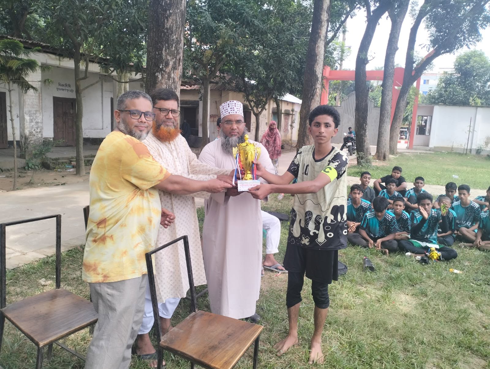 গ্যালারি ছবি ৬